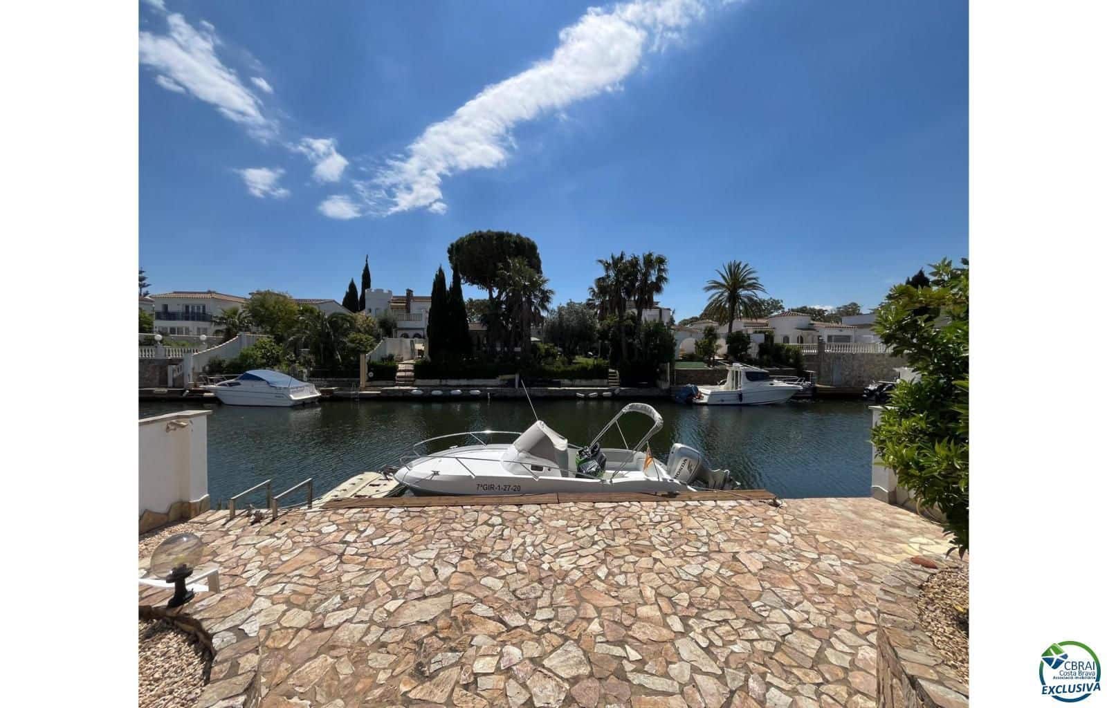 3 sypialnia Willa na sprzedaż w Empuriabrava z basenem garażem - 795 000 € (Ref: 9003887)