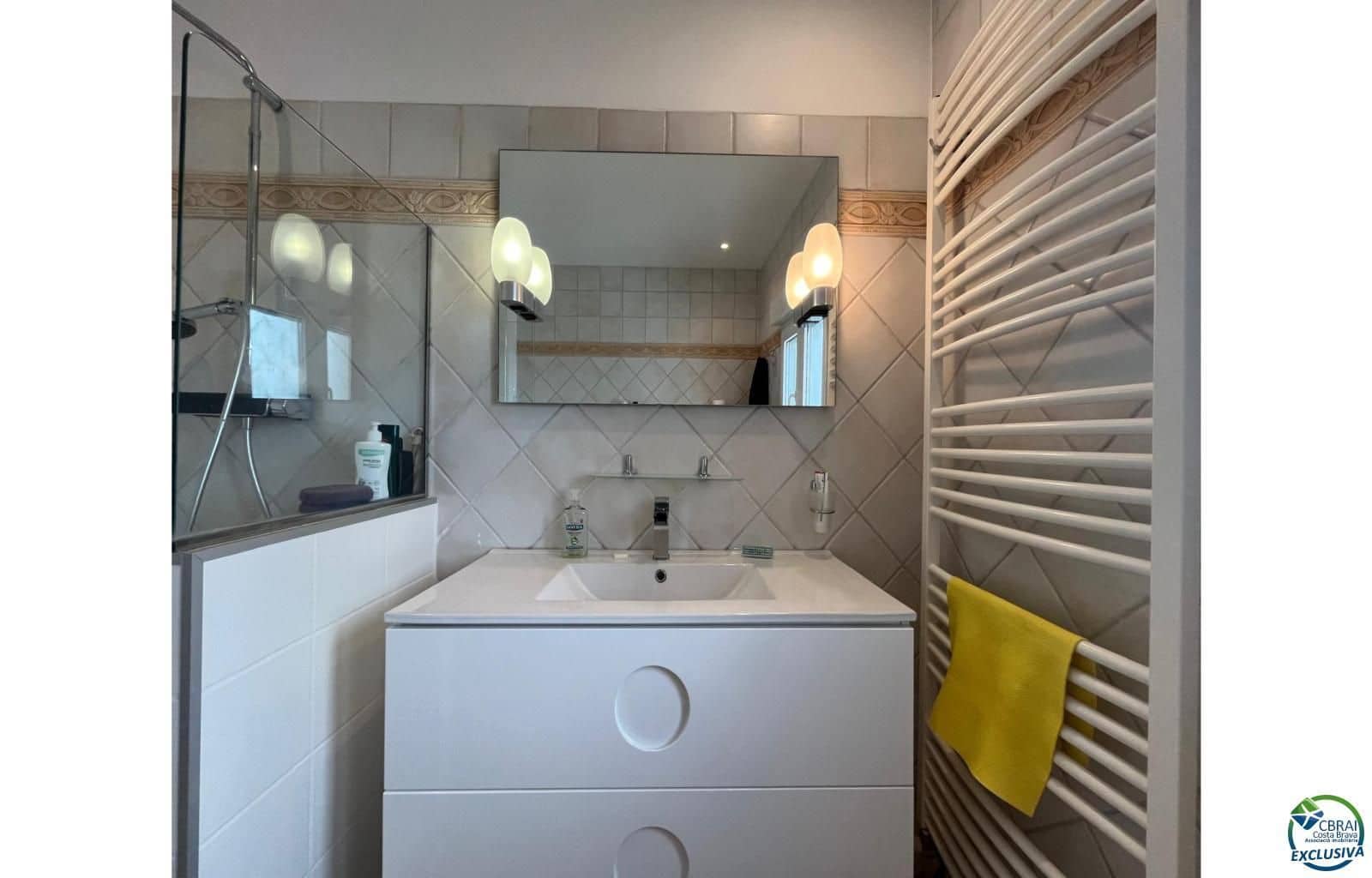 3 sypialnia Willa na sprzedaż w Empuriabrava z basenem garażem - 795 000 € (Ref: 9003887)