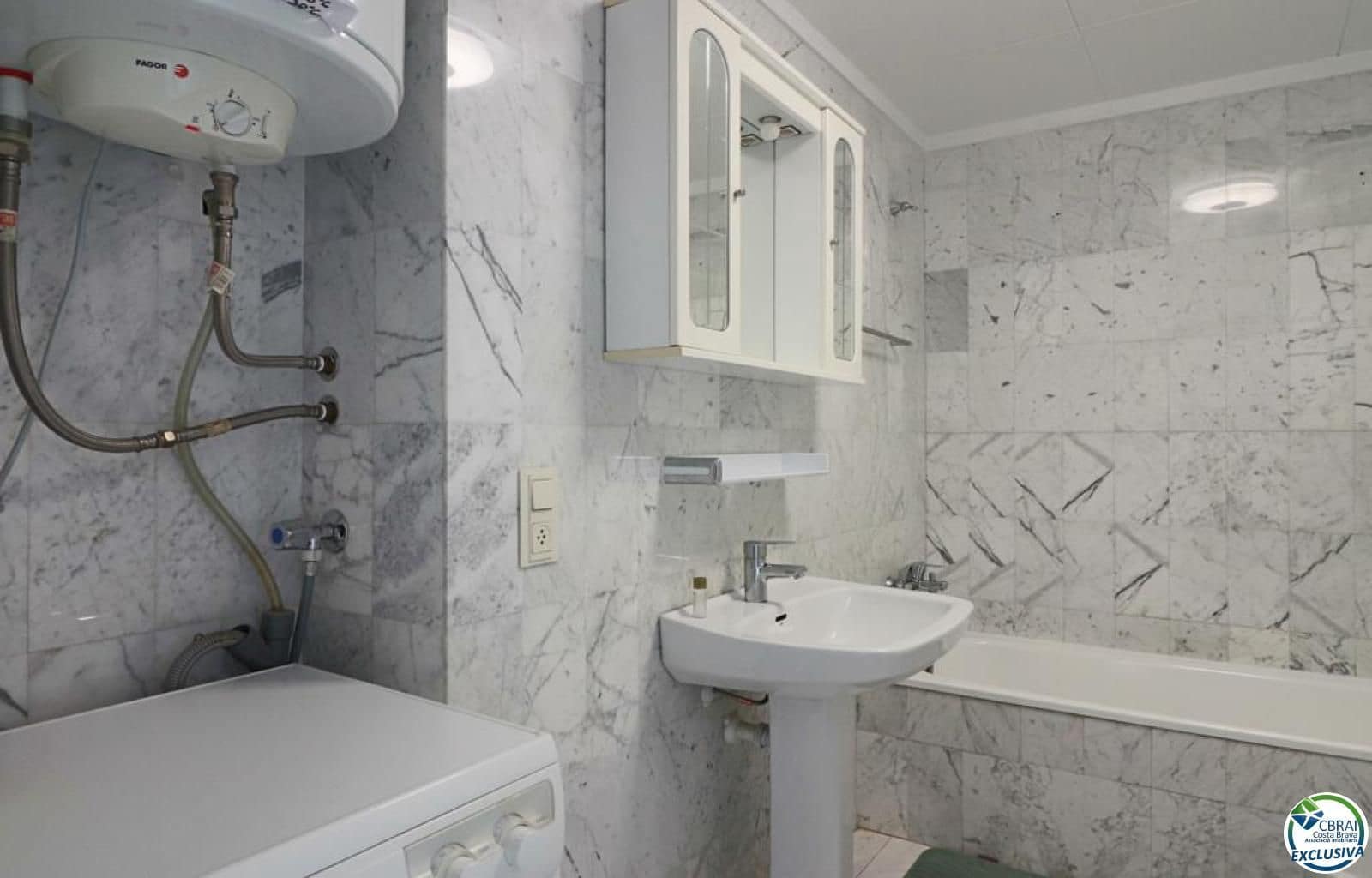 1 Zimmer Wohnung zu verkaufen in Empuriabrava mit Pool - 128.000 € (Ref: 9015609)