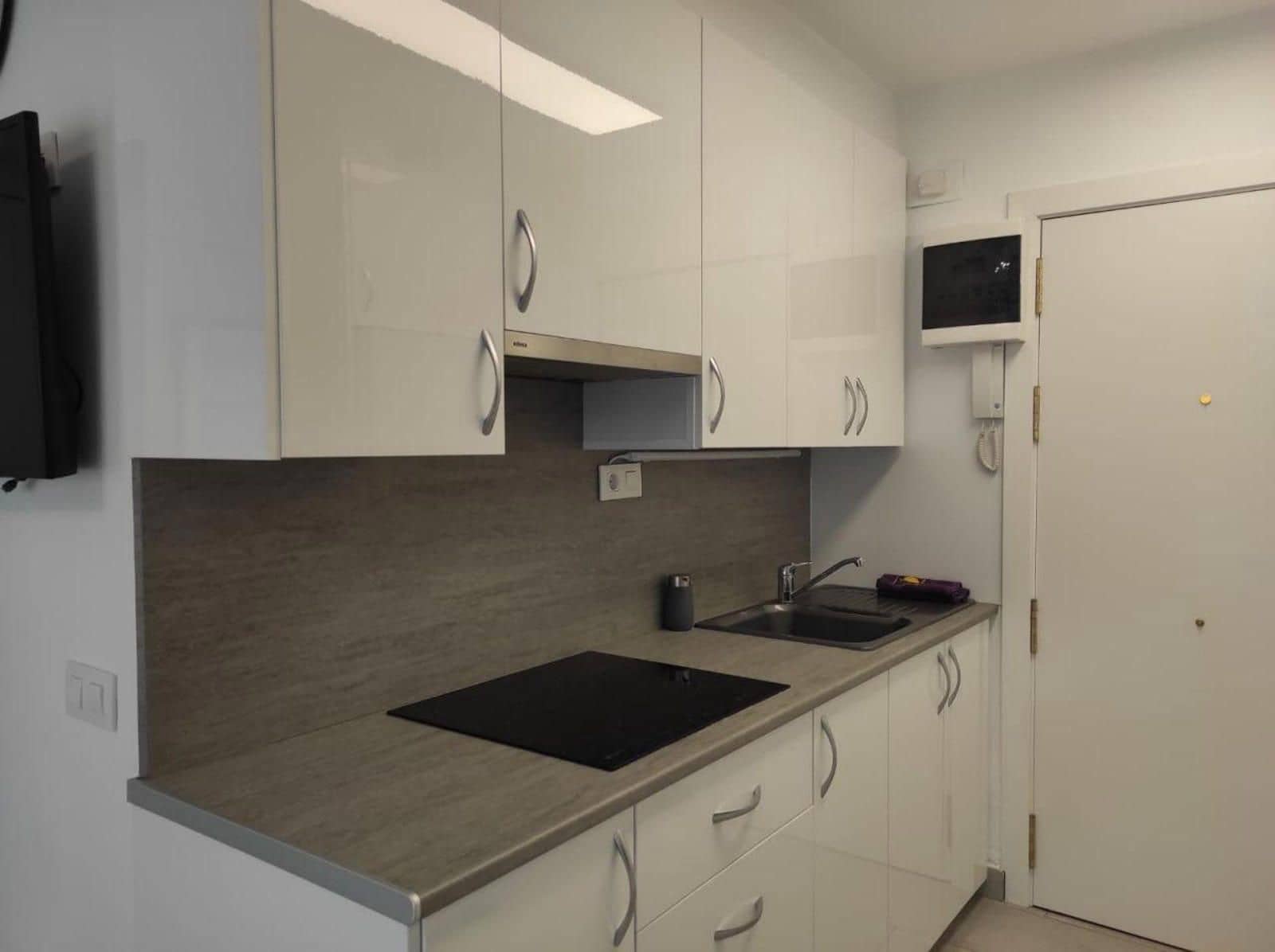 Flat te koop in Roses met zwembad - € 170.000 (Ref: 9019625)