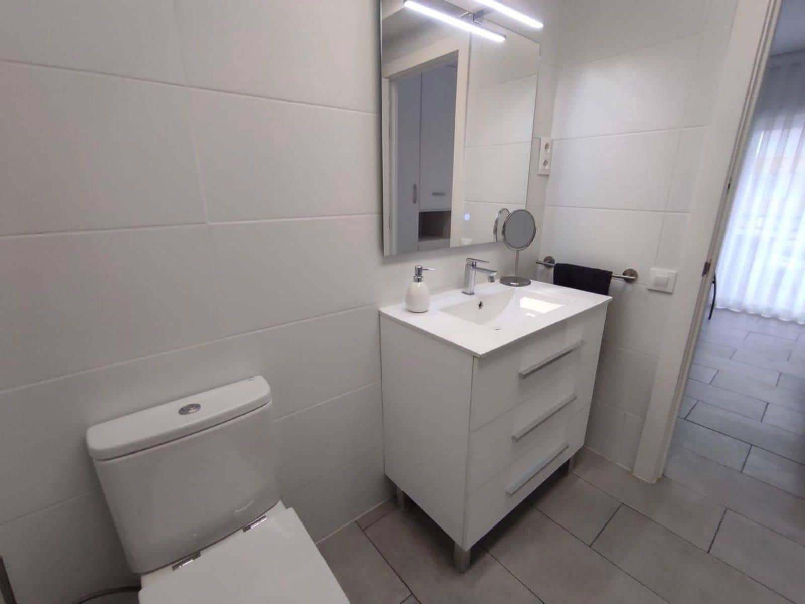 Flat te koop in Roses met zwembad - € 170.000 (Ref: 9019625)