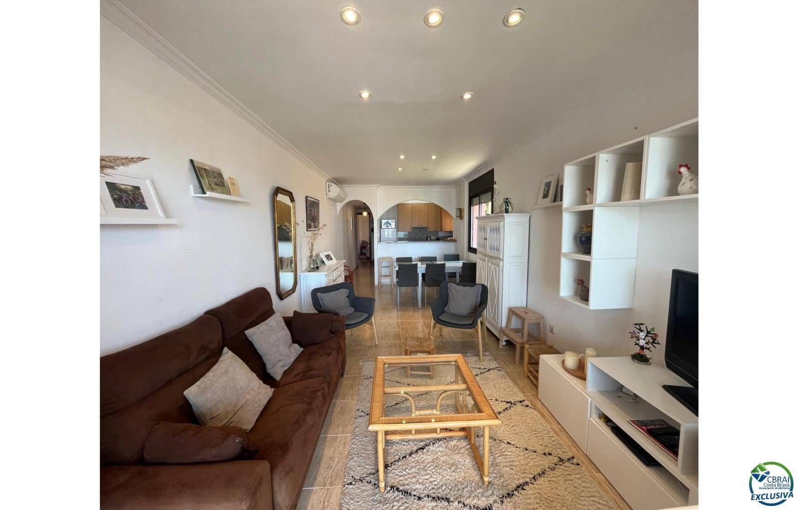 2 bedroom Flat for sale in Empuriabrava with garage - € 349,000 (Ref: 9072014)