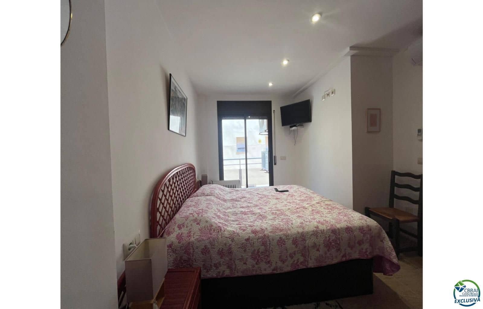 2 bedroom Flat for sale in Empuriabrava with garage - € 349,000 (Ref: 9072014)