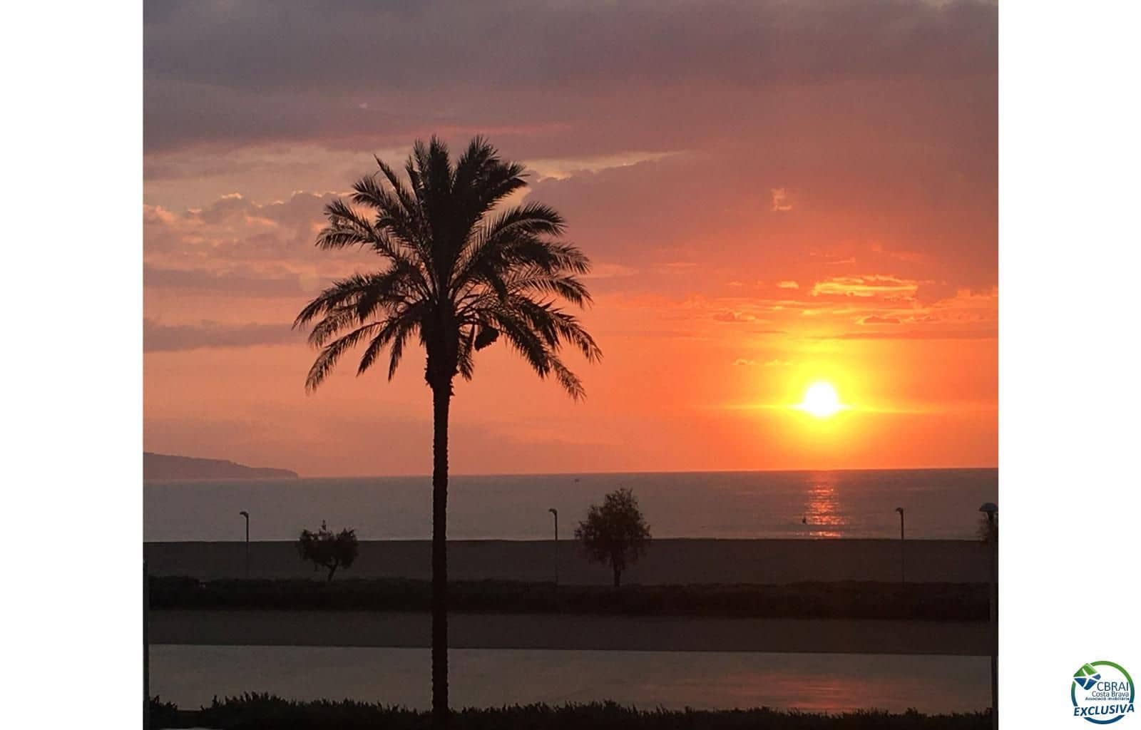 2 bedroom Flat for sale in Empuriabrava with garage - € 299,000 (Ref: 9072014)