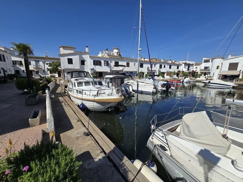 3 soverom Hus til salgs i Empuriabrava med garasje - € 495 000 (Ref: 9074638)