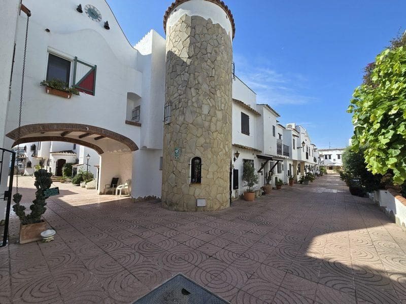 3 soverom Hus til salgs i Empuriabrava med garasje - € 495 000 (Ref: 9074638)