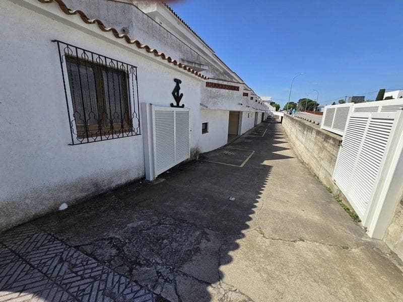 3 soverom Hus til salgs i Empuriabrava med garasje - € 495 000 (Ref: 9074638)