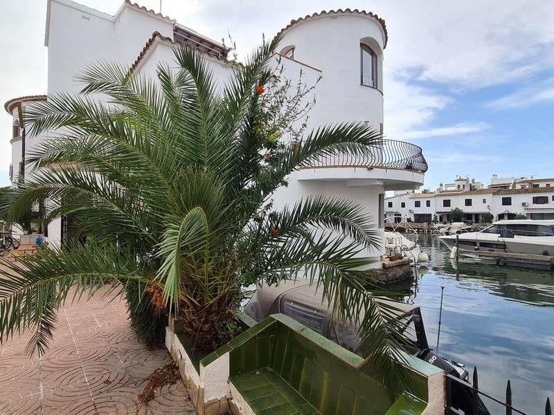 3 soverom Hus til salgs i Empuriabrava med garasje - € 495 000 (Ref: 9074638)