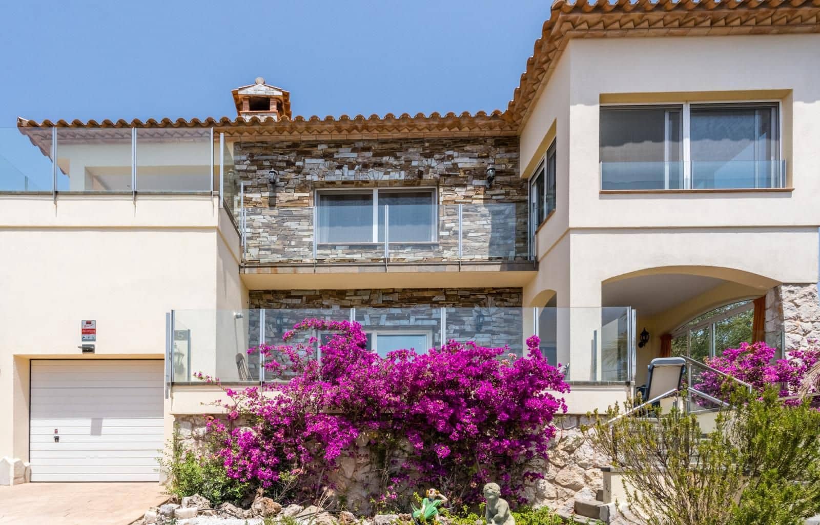 5 soverom Villa til salgs i El Mas Fumats med svømmebasseng garasje - € 749 000 (Ref: 9085920)