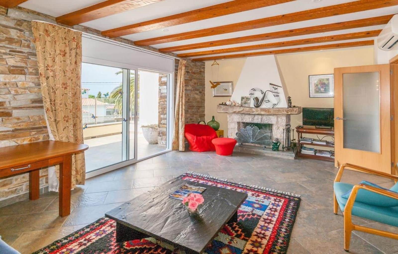 5 soverom Villa til salgs i El Mas Fumats med svømmebasseng garasje - € 749 000 (Ref: 9085920)