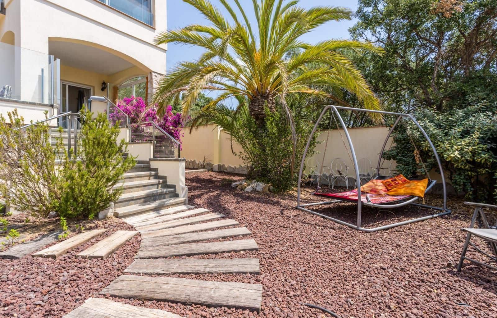 5 soverom Villa til salgs i El Mas Fumats med svømmebasseng garasje - € 749 000 (Ref: 9085920)