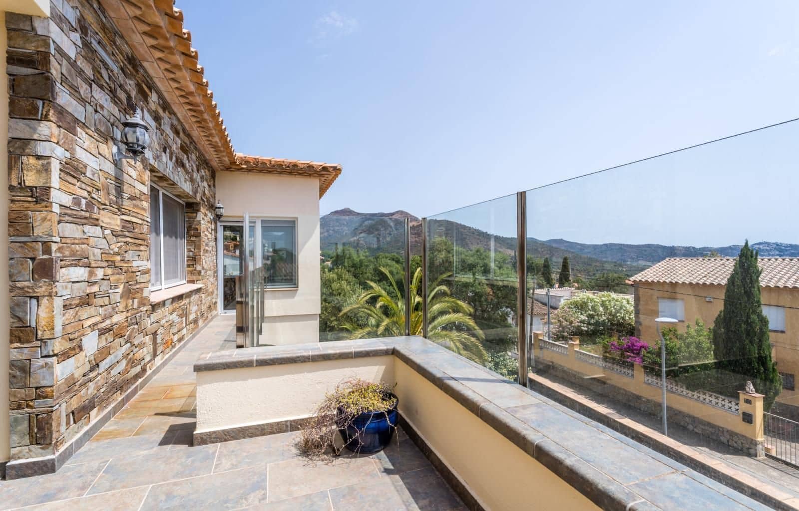 5 soverom Villa til salgs i El Mas Fumats med svømmebasseng garasje - € 749 000 (Ref: 9085920)