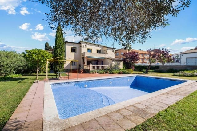 Chalet de 4 habitaciones en Sant Pere Pescador en venta - 669.000 € (Ref: 9097740)