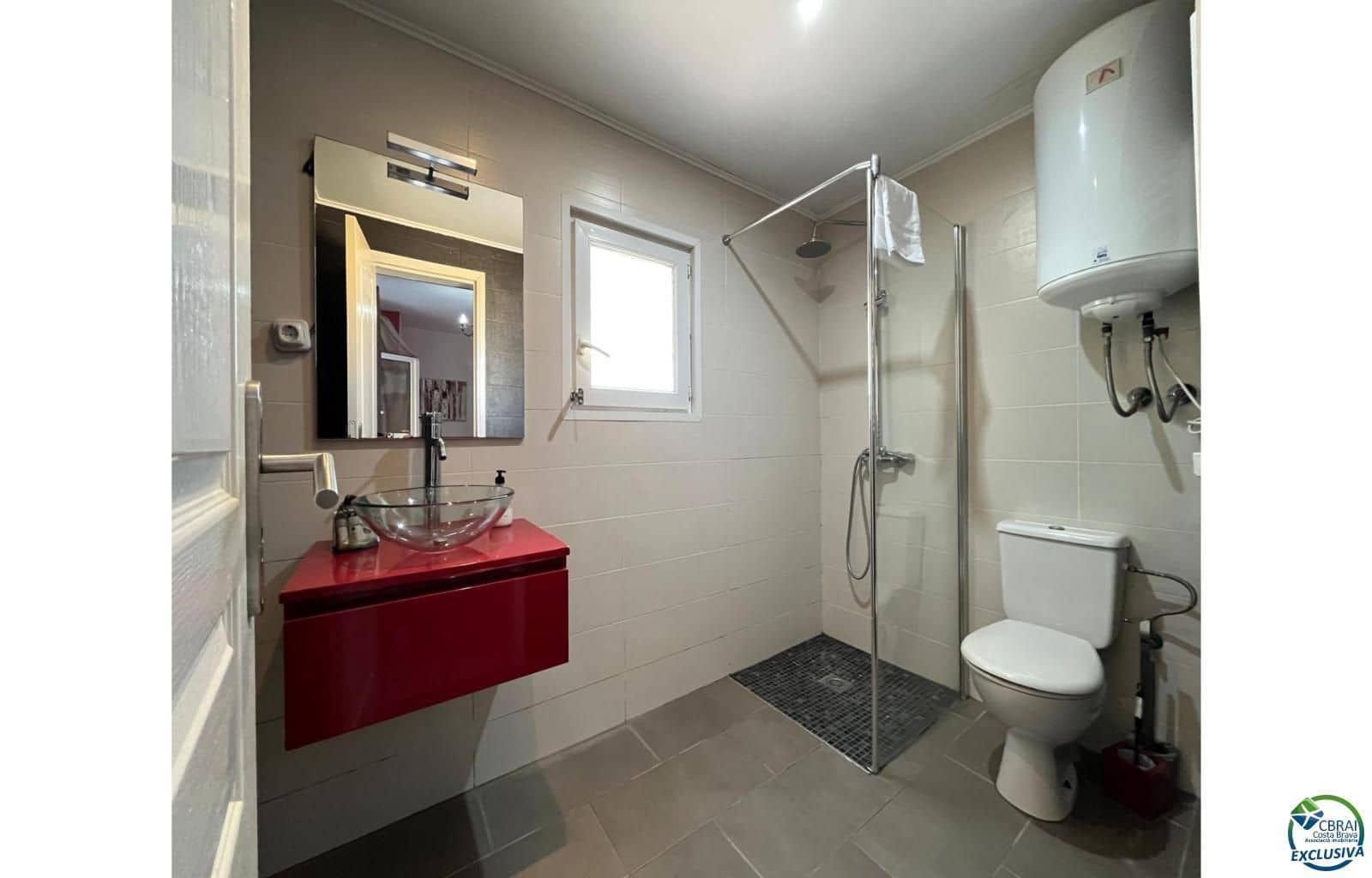 4 soverom Villa til salgs i Empuriabrava med svømmebasseng garasje - € 549 000 (Ref: 9101275)