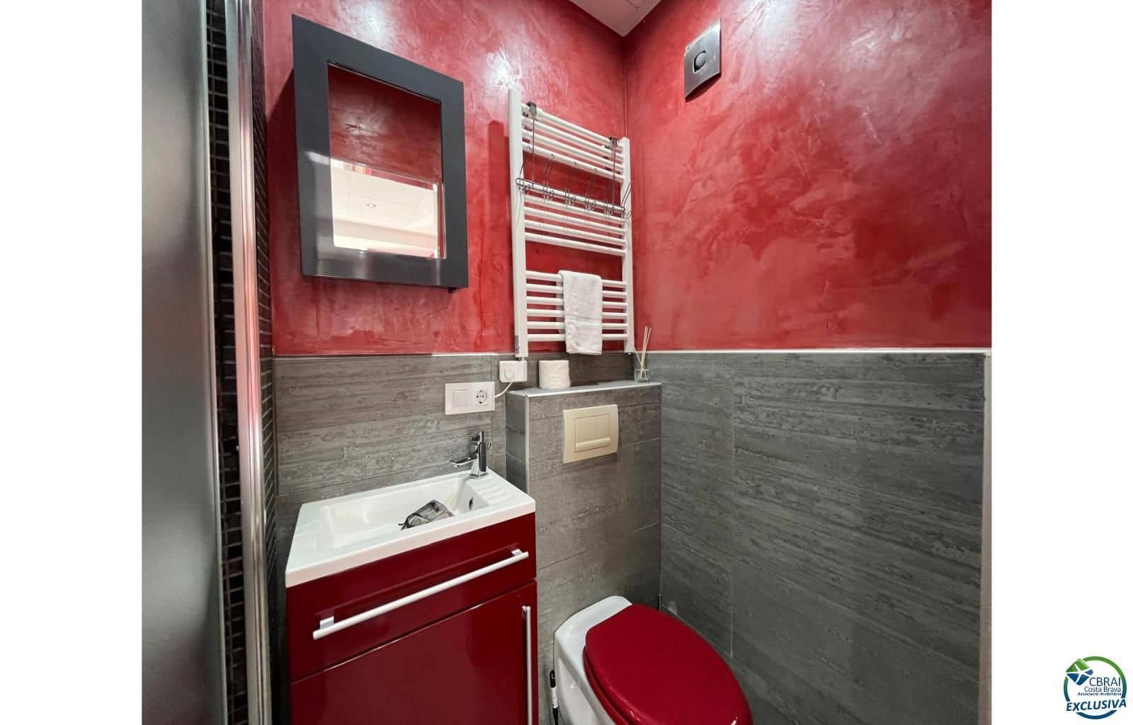 4 soverom Villa til salgs i Empuriabrava med svømmebasseng garasje - € 549 000 (Ref: 9101275)