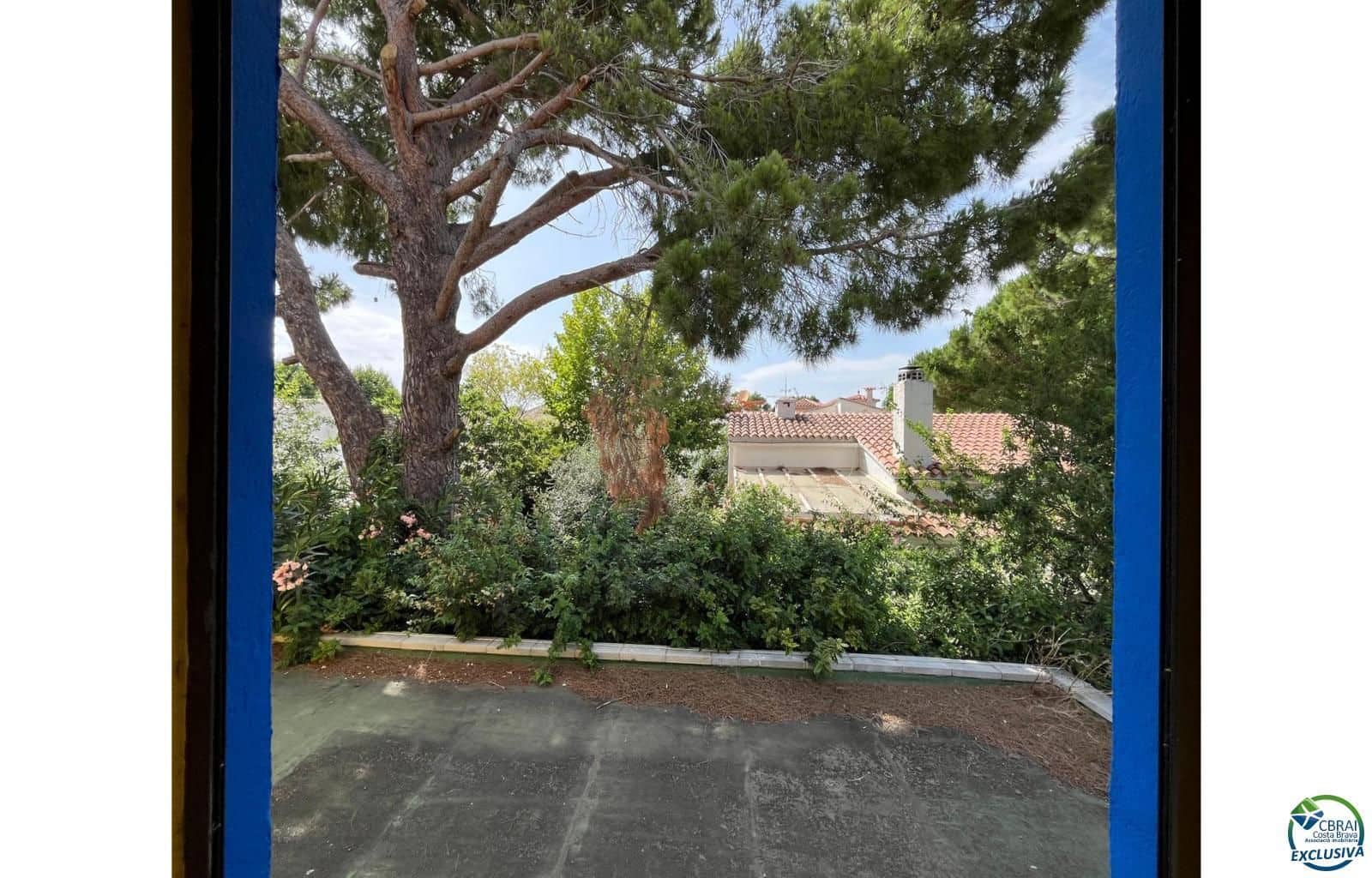 4 soverom Villa til salgs i Empuriabrava med svømmebasseng garasje - € 549 000 (Ref: 9101275)