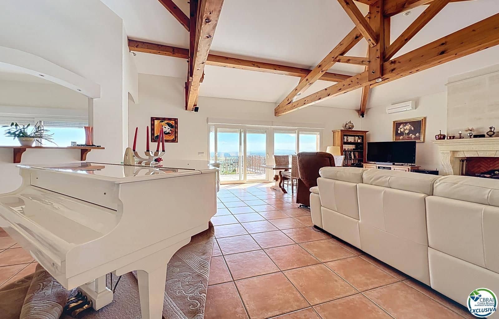 5 bedroom Villa for sale in Pau with pool garage - € 899,000 (Ref: 9103399)