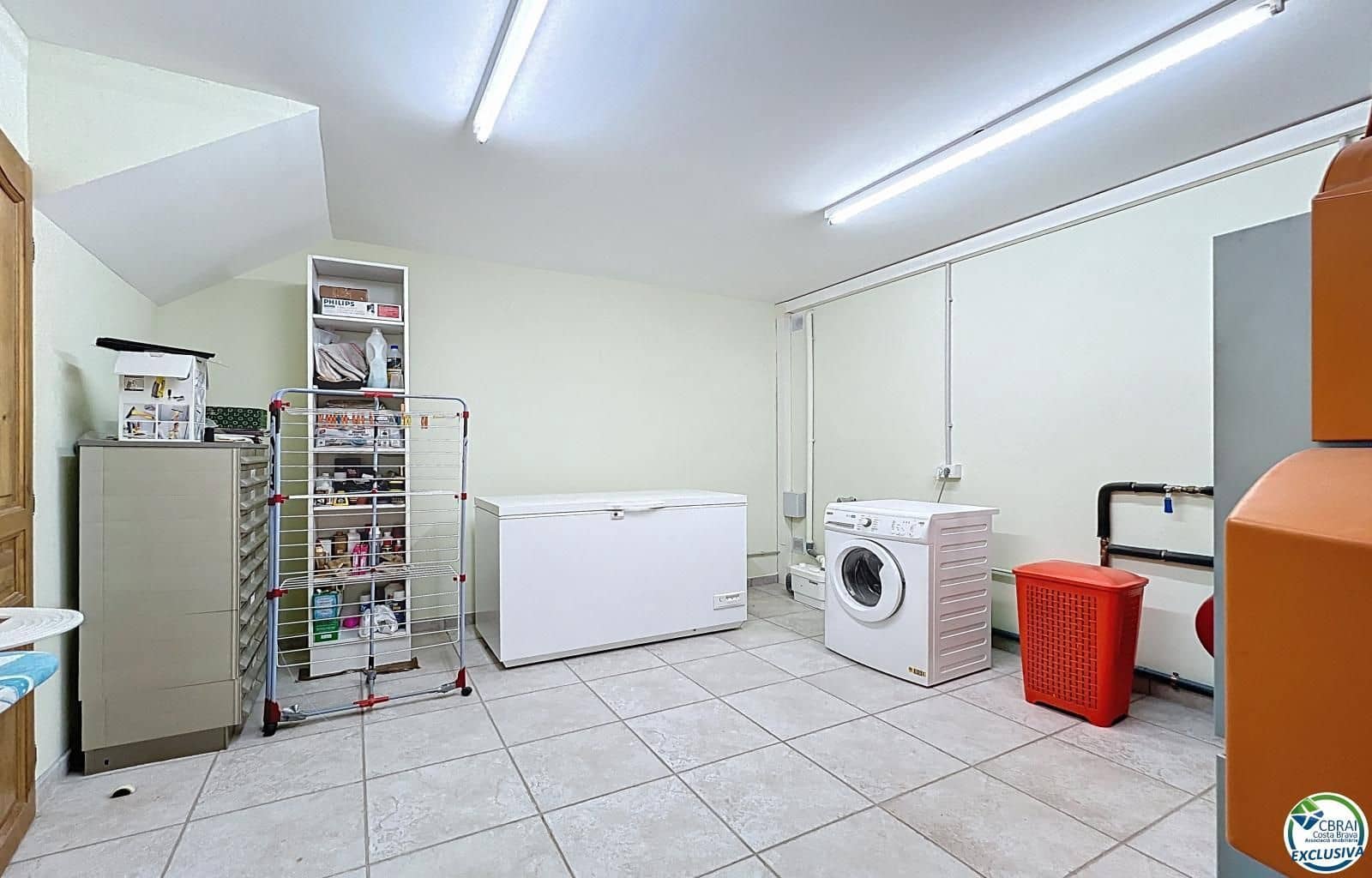 5 bedroom Villa for sale in Pau with pool garage - € 899,000 (Ref: 9103399)