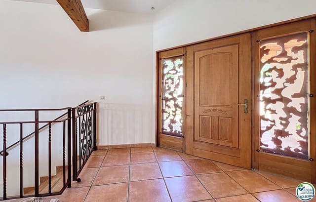 5 bedroom Villa for sale in Pau with pool garage - € 899,000 (Ref: 9103399)