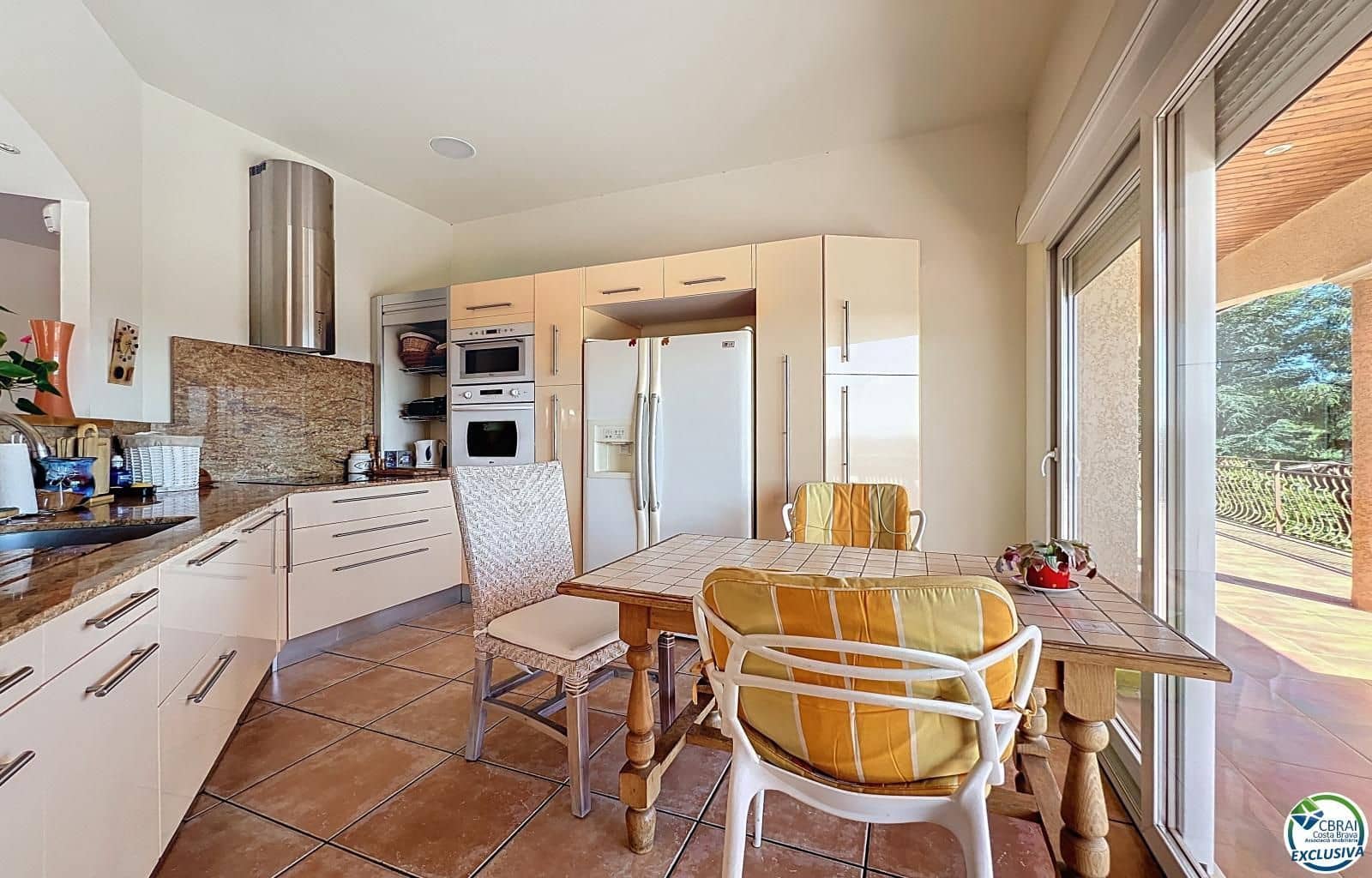 5 bedroom Villa for sale in Pau with pool garage - € 899,000 (Ref: 9103399)