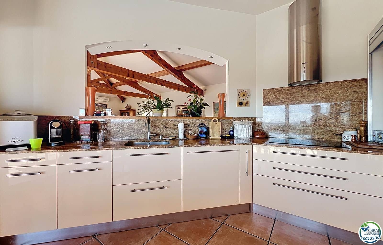 5 bedroom Villa for sale in Pau with pool garage - € 899,000 (Ref: 9103399)