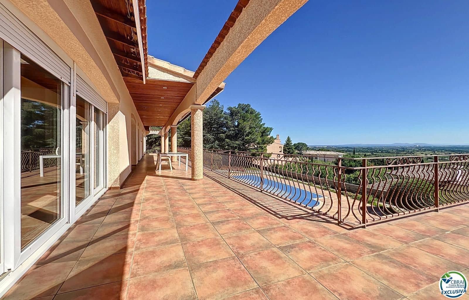 5 bedroom Villa for sale in Pau with pool garage - € 899,000 (Ref: 9103399)