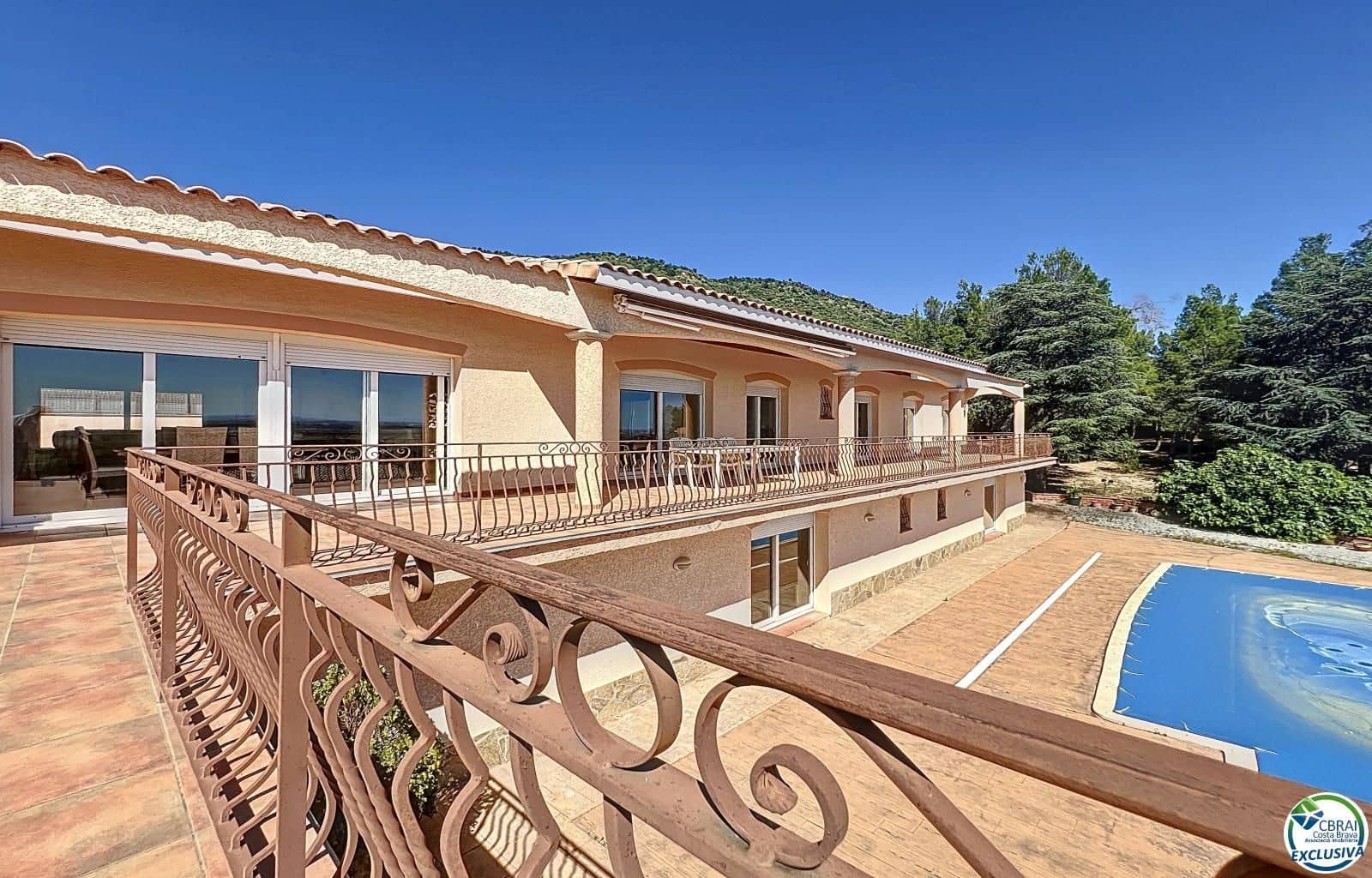 5 bedroom Villa for sale in Pau with pool garage - € 899,000 (Ref: 9103399)