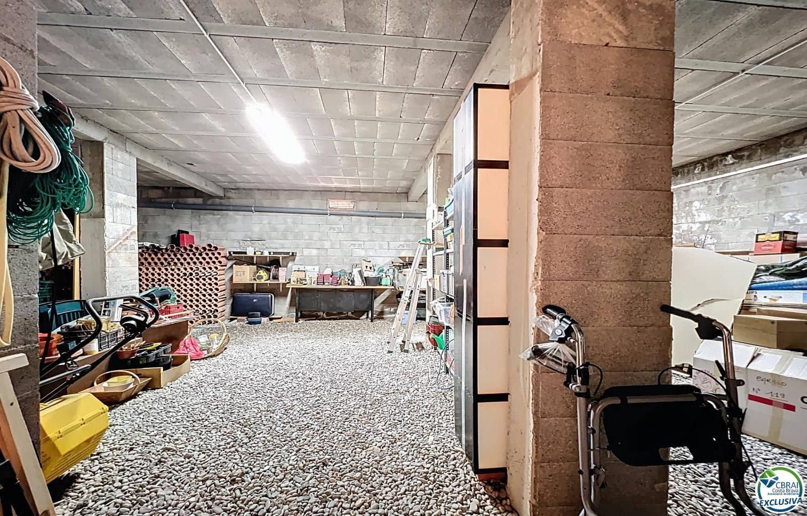 5 bedroom Villa for sale in Pau with pool garage - € 899,000 (Ref: 9103399)