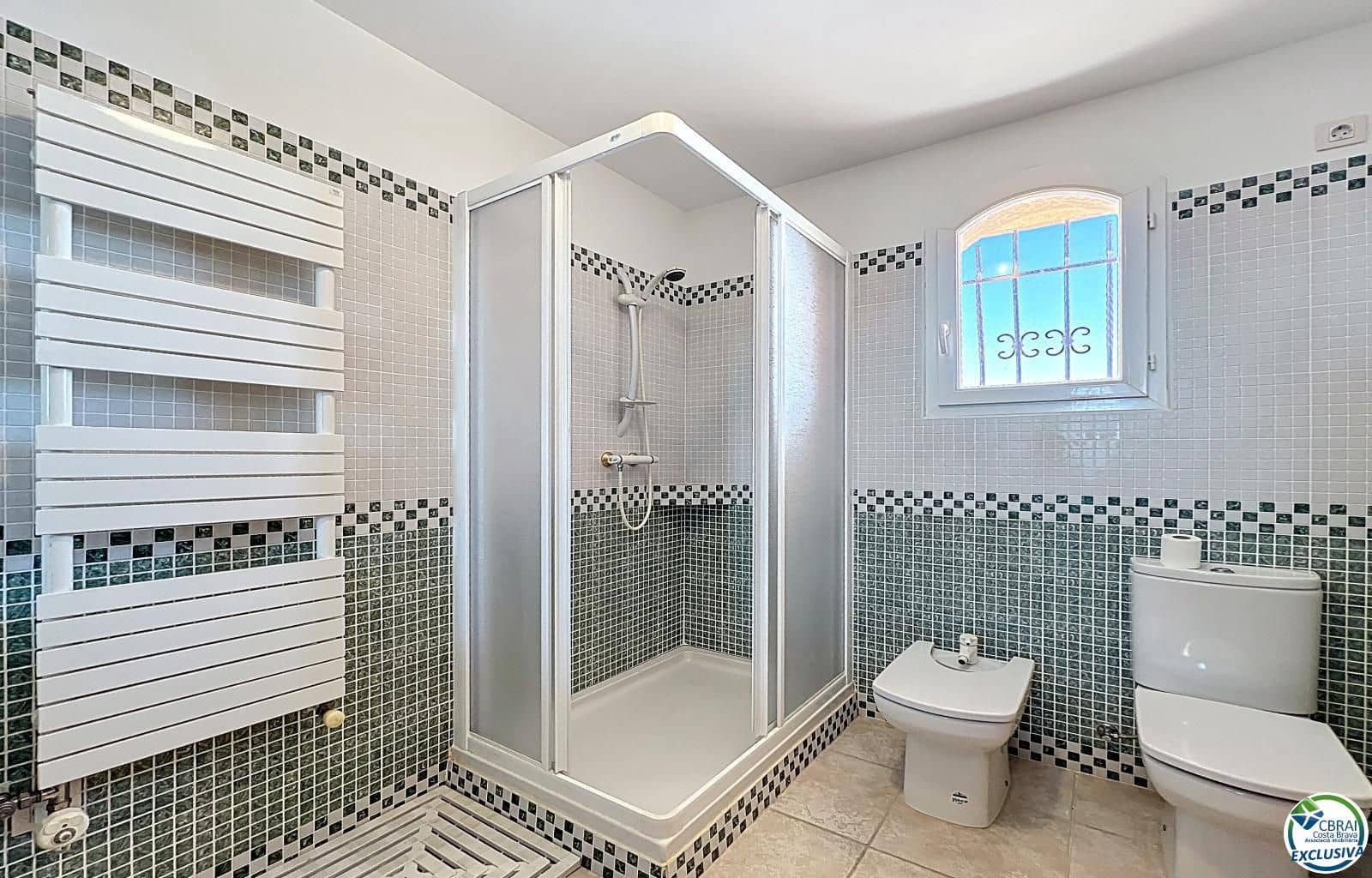 5 bedroom Villa for sale in Pau with pool garage - € 899,000 (Ref: 9103399)