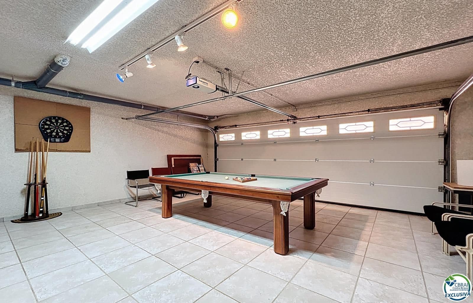 5 bedroom Villa for sale in Pau with pool garage - € 899,000 (Ref: 9103399)