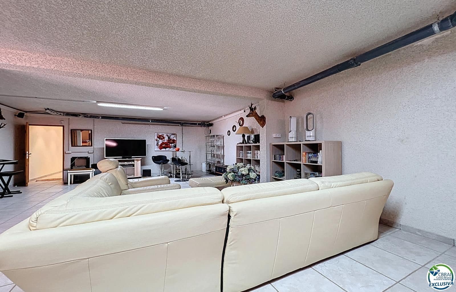 5 bedroom Villa for sale in Pau with pool garage - € 899,000 (Ref: 9103399)