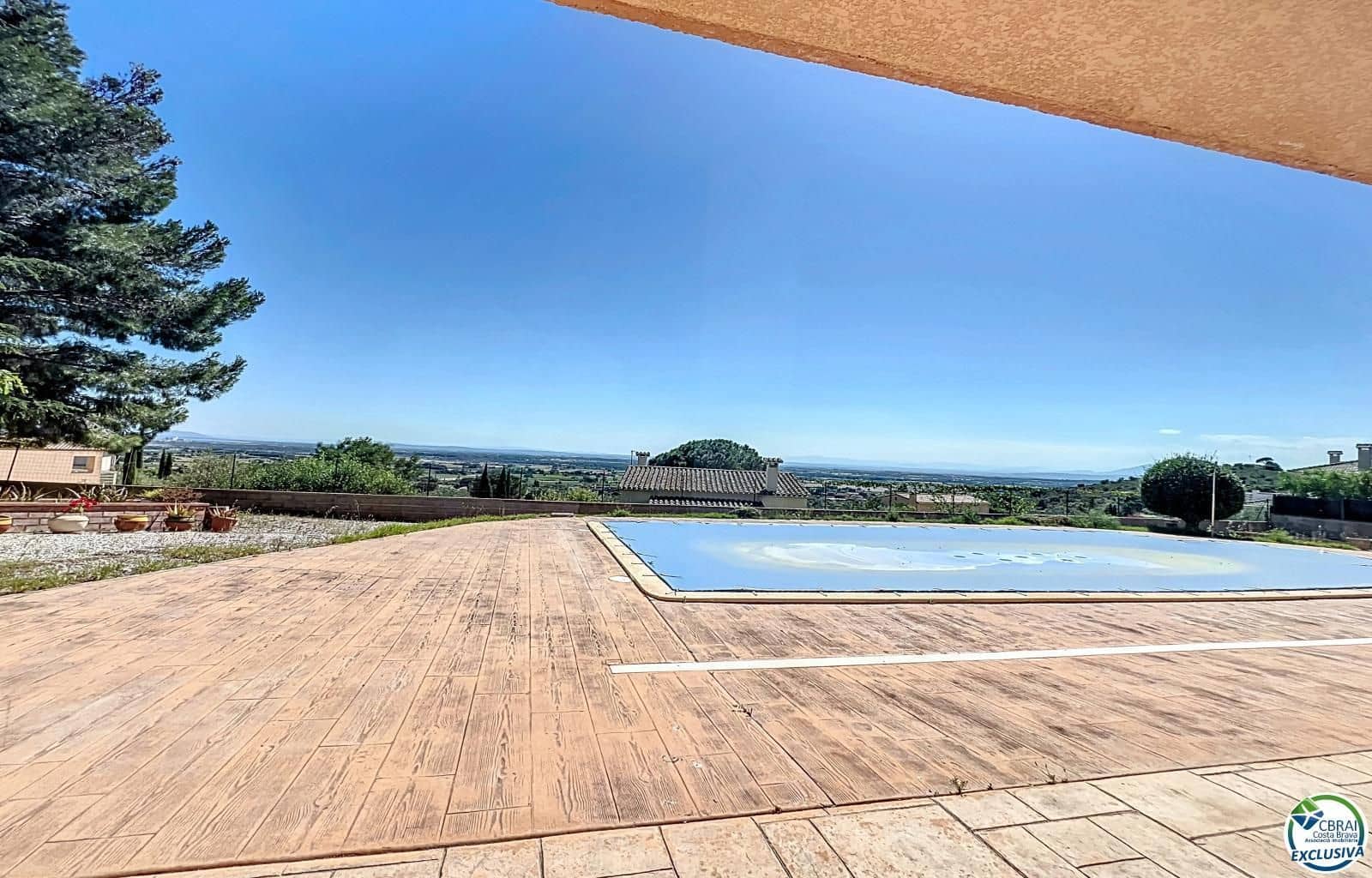 5 bedroom Villa for sale in Pau with pool garage - € 899,000 (Ref: 9103399)