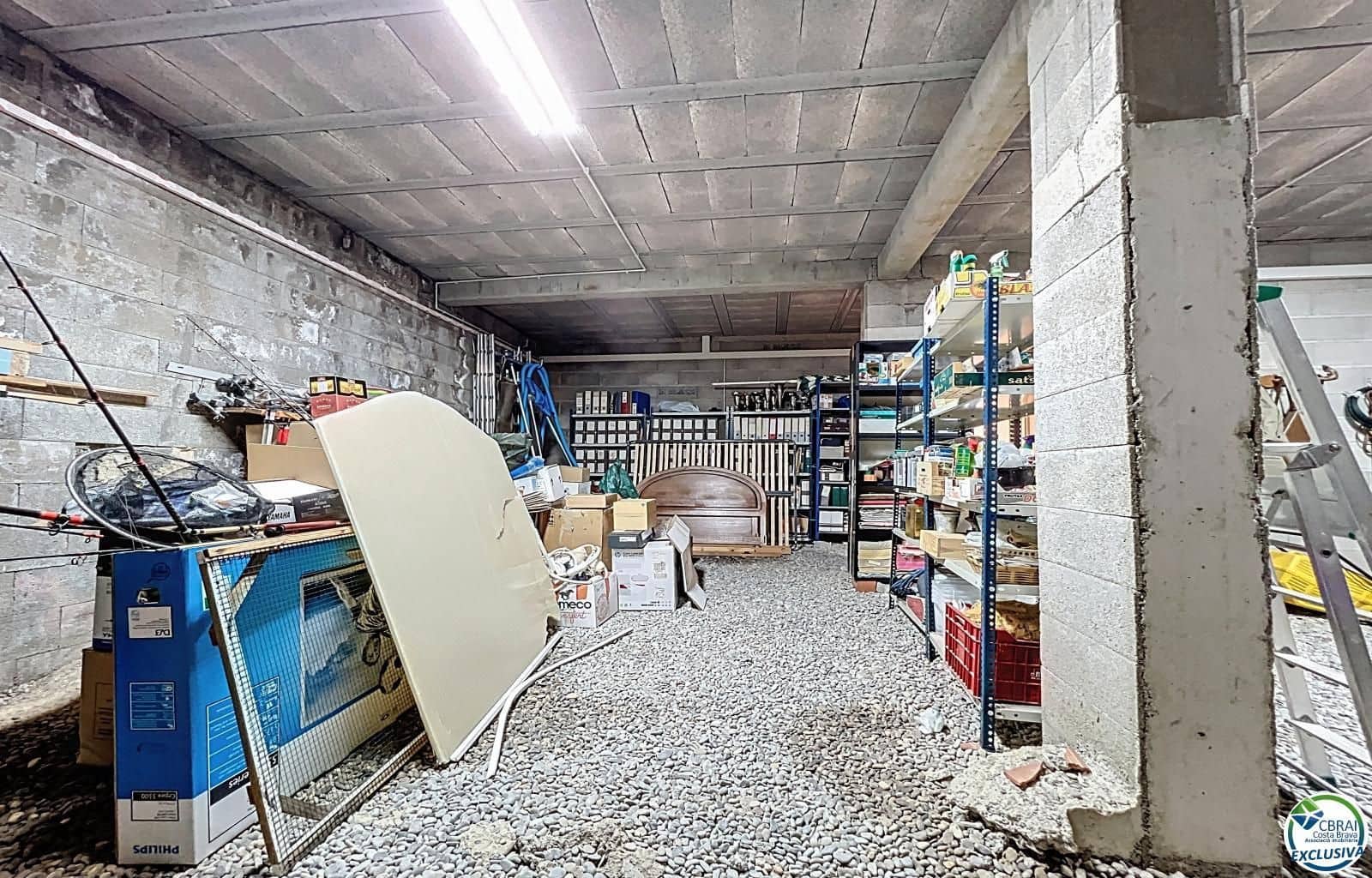 5 bedroom Villa for sale in Pau with pool garage - € 899,000 (Ref: 9103399)