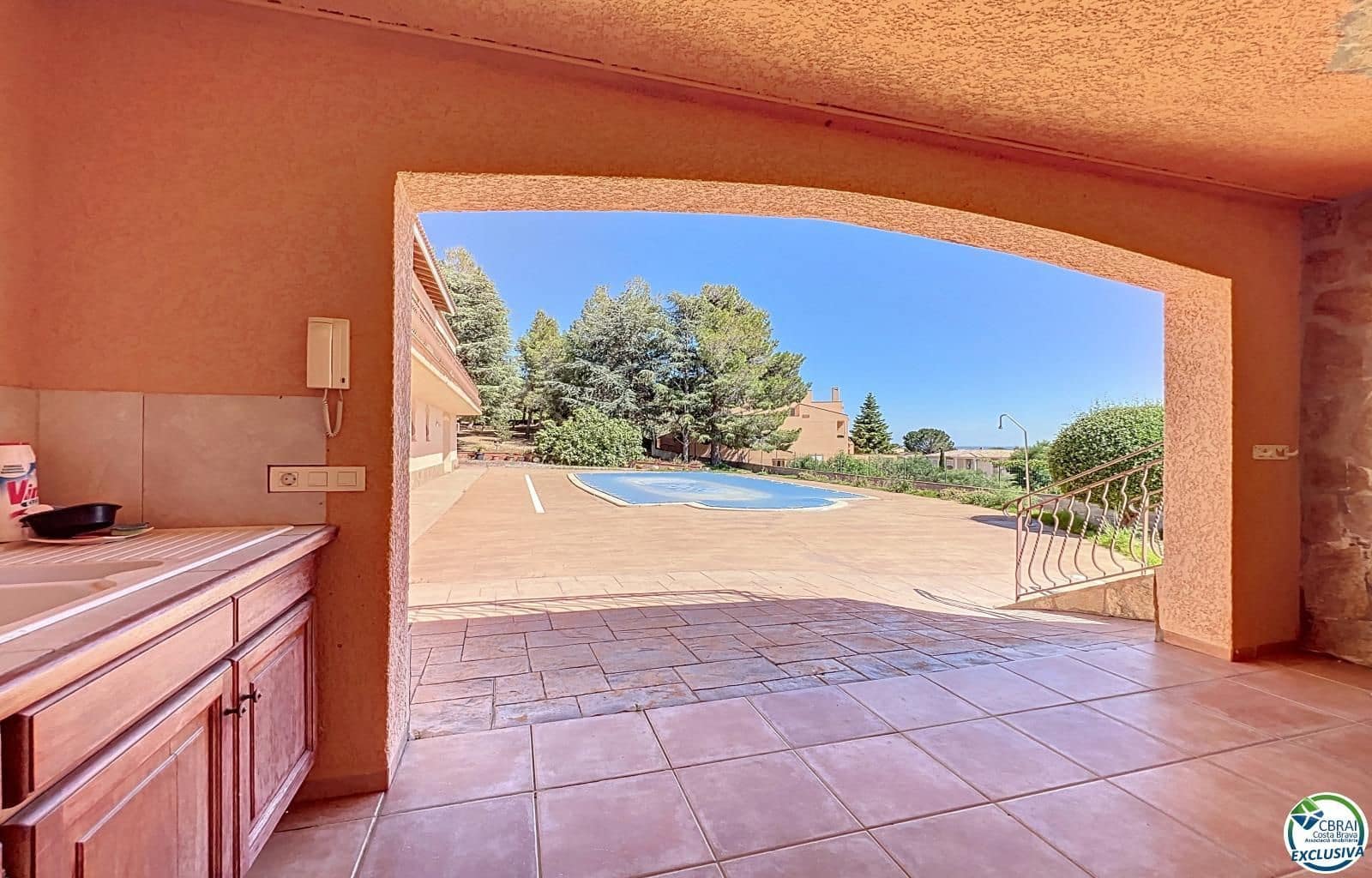 5 bedroom Villa for sale in Pau with pool garage - € 899,000 (Ref: 9103399)