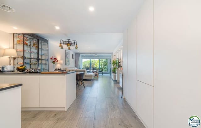 2 soverom Leilighet til salgs i Roses med garasje - € 600 000 (Ref: 9103400)