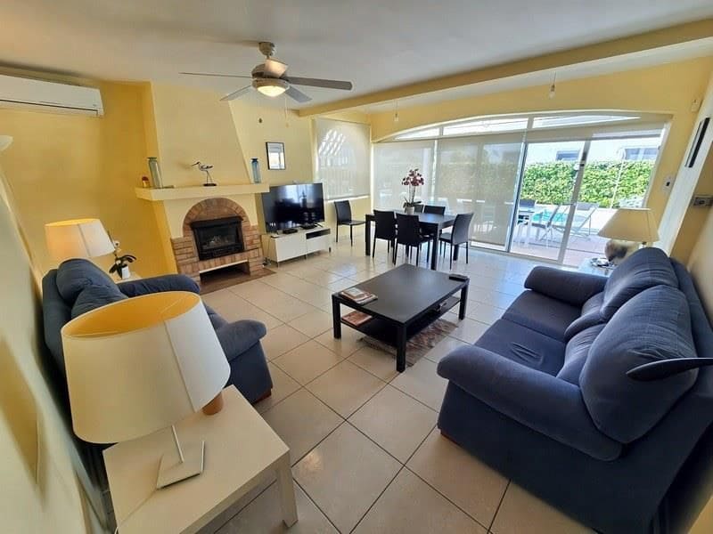 4 chambre Villa/Maison à vendre à Empuriabrava avec piscine garage - 595 000 € (Ref: 9113193)