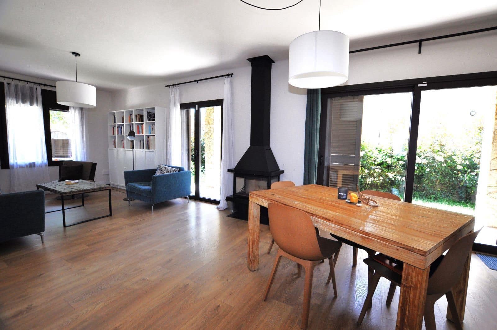 4 bedroom Villa for sale in Sant Pere Pescador with garage - € 498,000 (Ref: 9144071)