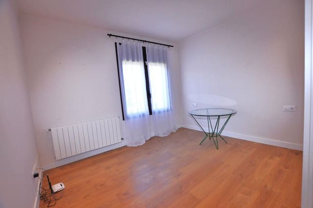 4 bedroom Villa for sale in Sant Pere Pescador with garage - € 498,000 (Ref: 9144071)