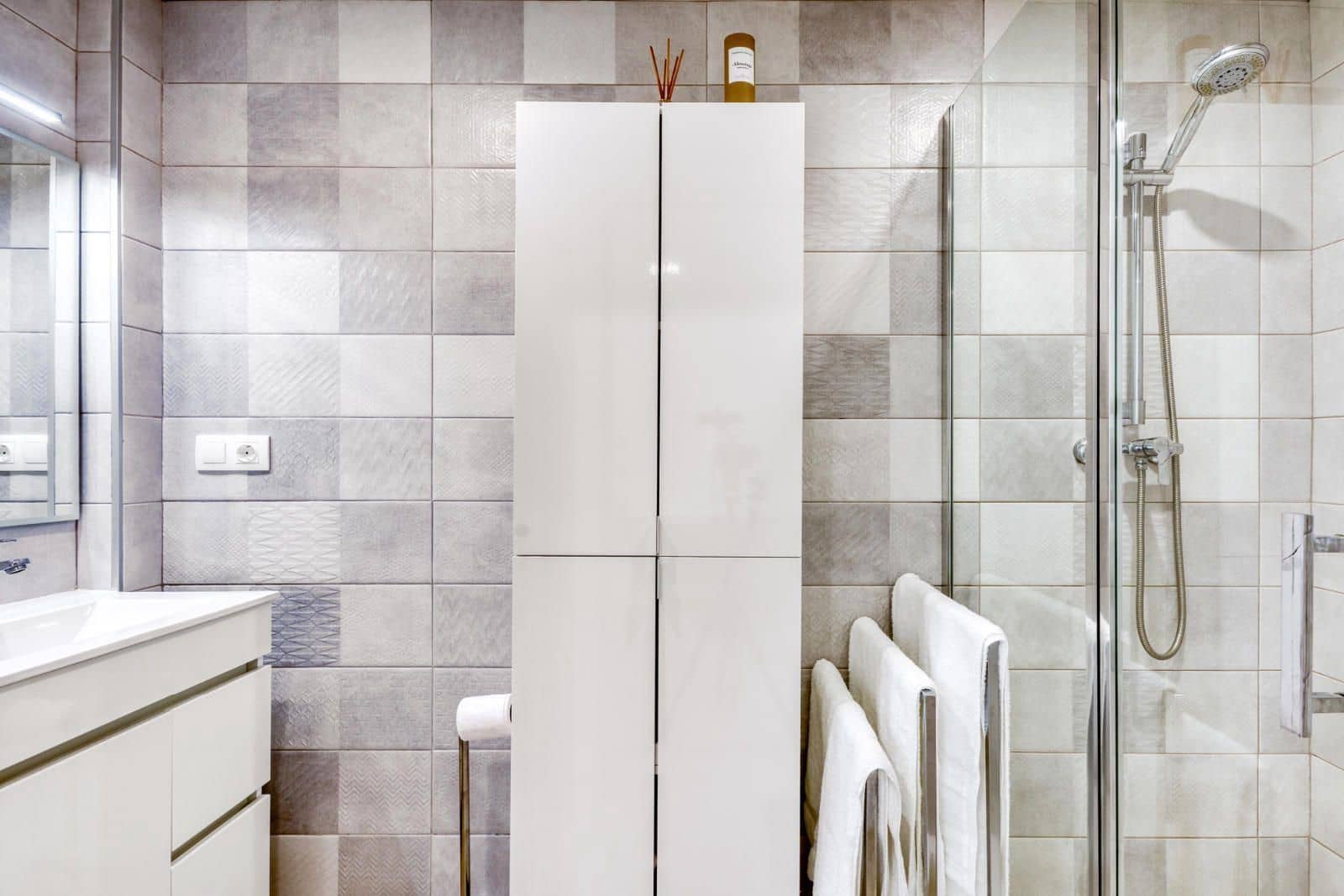 2 bedroom Flat for sale in Roses with garage - € 205,000 (Ref: 9146014)