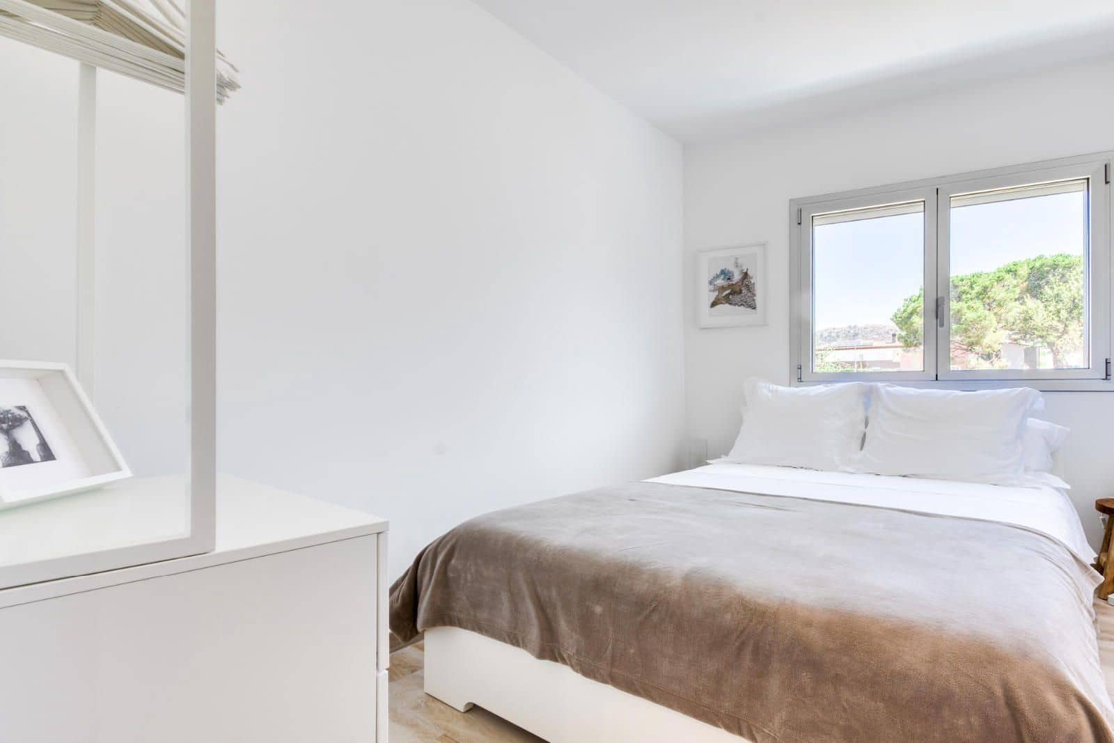 2 bedroom Flat for sale in Roses with garage - € 205,000 (Ref: 9146014)