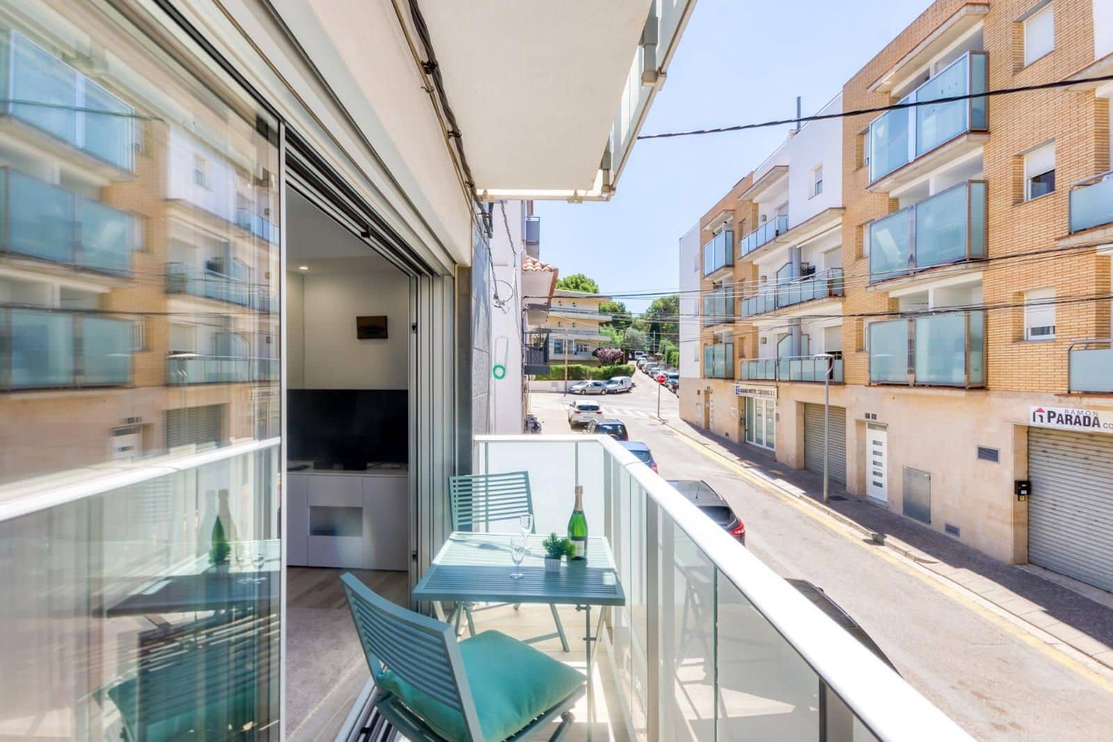 2 bedroom Flat for sale in Roses with garage - € 205,000 (Ref: 9146014)