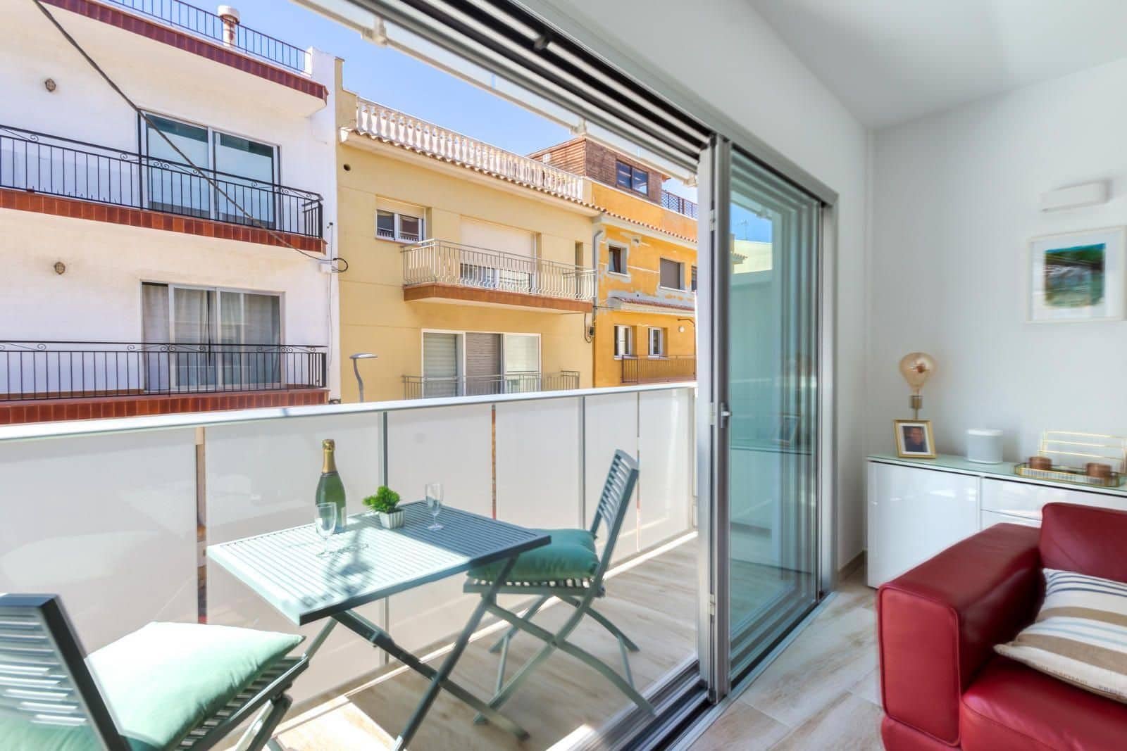 2 bedroom Flat for sale in Roses with garage - € 205,000 (Ref: 9146014)