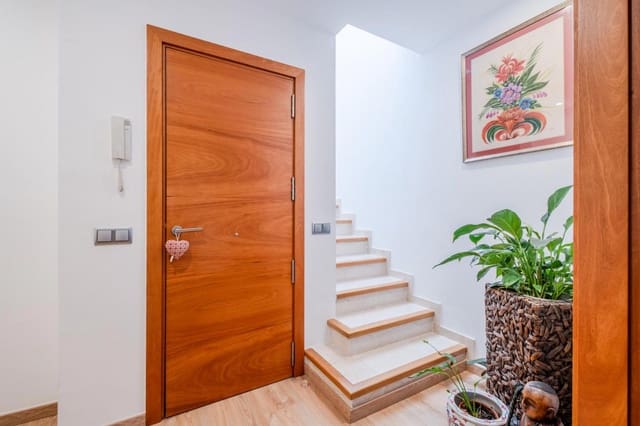4 Zimmer Wohnung zu verkaufen in Salt mit Garage - 475.000 € (Ref: 9163166)