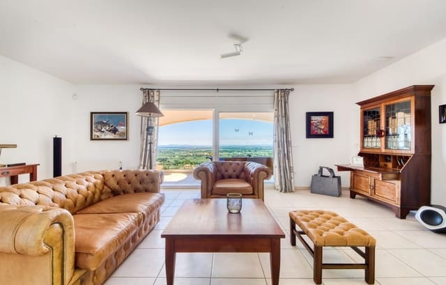 3 slaapkamer Villa te koop in Palau-saverdera met zwembad garage - € 595.000 (Ref: 9164237)