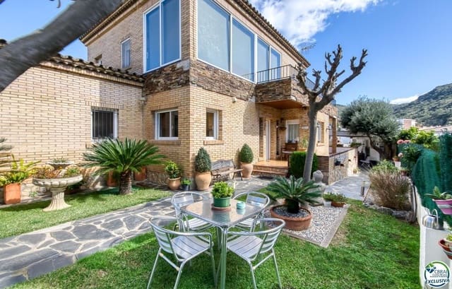 Chalet de 4 habitaciones en Roses en venta con piscina garaje - 540.000 € (Ref: 9164240)