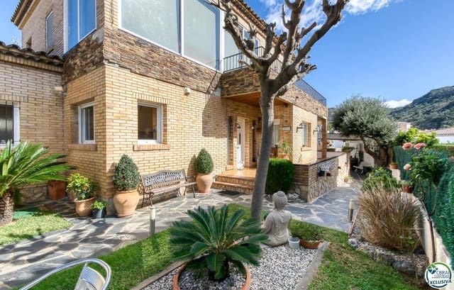 Chalet de 4 habitaciones en Roses en venta con piscina garaje - 540.000 € (Ref: 9164240)