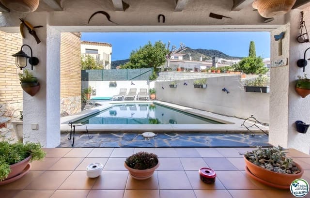 Chalet de 4 habitaciones en Roses en venta con piscina garaje - 540.000 € (Ref: 9164240)