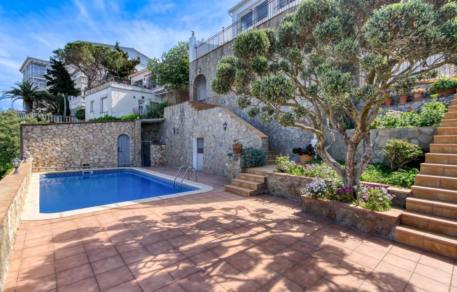 5 soverom Villa til salgs i Roses med svømmebasseng garasje - € 945 000 (Ref: 9164241)