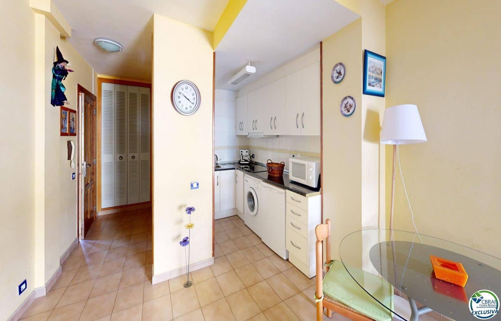 Flat for sale in Roses - € 110,000 (Ref: 9166548)
