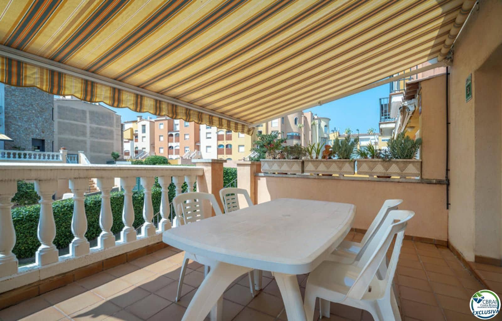 3 sovrum Hus till salu i Empuriabrava med pool garage - 349 000 € (Ref: 9166549)